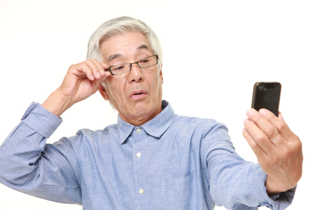 老花的發(fā)生除了與年齡有關(guān)，你還能想到什么？
