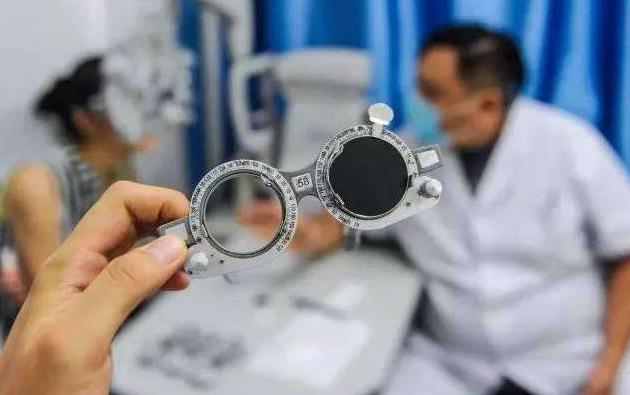 選配眼鏡掌握六個關(guān)鍵點，佩戴舒適不頭暈
